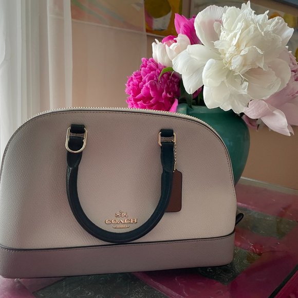 Rare Coach Bag - Discontinued Style - Picture 2 of 10